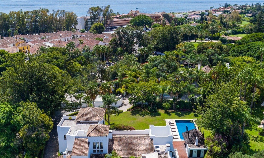 Luxury villa for sale in Spanish style within walking distance to the beach, golf course and amenities in the prestigious Guadalmina Baja in Marbella 32921