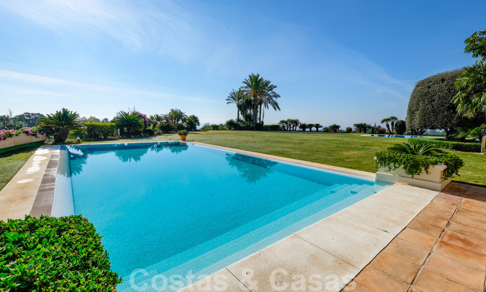 Luxury villa for sale in a classic Mediterranean style with lovely sea views in a gated community on the Golden Mile, Marbella 32998