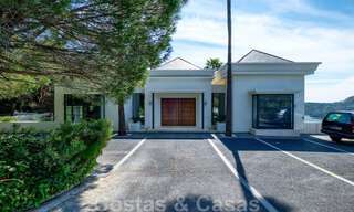 Contemporary villa for sale in the middle of nature with breath-taking views of the lake, the mountains and the sea near Marbella 33129 