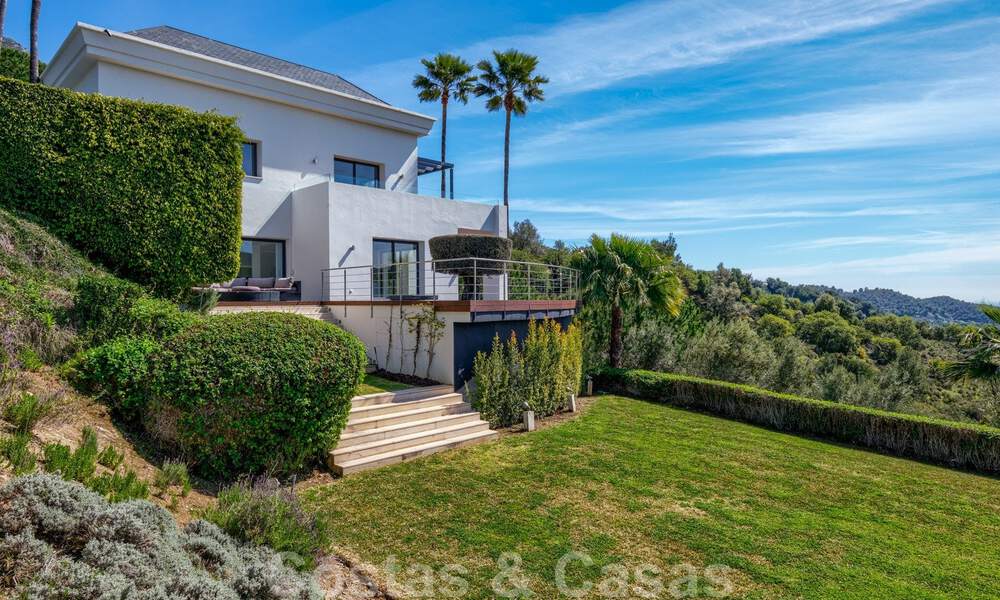 Contemporary villa for sale in the middle of nature with breath-taking views of the lake, the mountains and the sea near Marbella 33133
