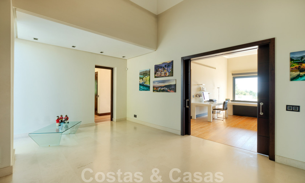 Contemporary villa for sale in the middle of nature with breath-taking views of the lake, the mountains and the sea near Marbella 33166