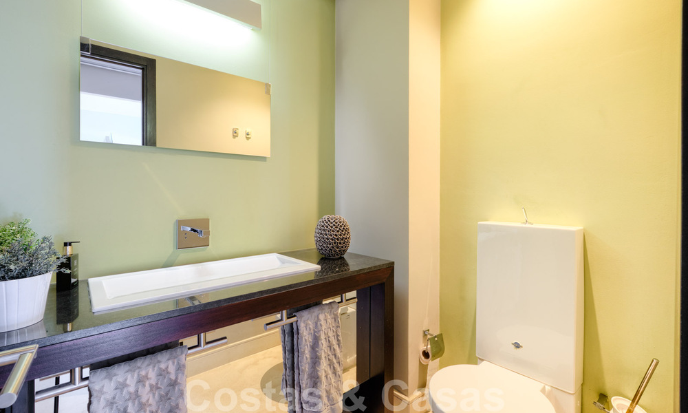 Contemporary villa for sale in the middle of nature with breath-taking views of the lake, the mountains and the sea near Marbella 33168