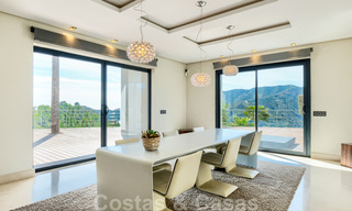 Contemporary villa for sale in the middle of nature with breath-taking views of the lake, the mountains and the sea near Marbella 33176 