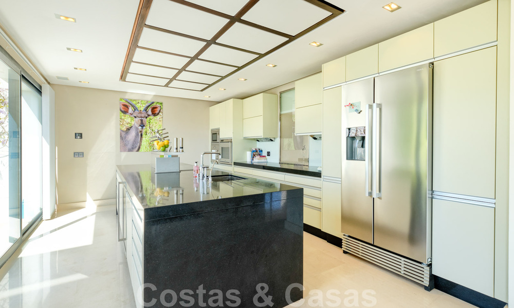 Contemporary villa for sale in the middle of nature with breath-taking views of the lake, the mountains and the sea near Marbella 33177