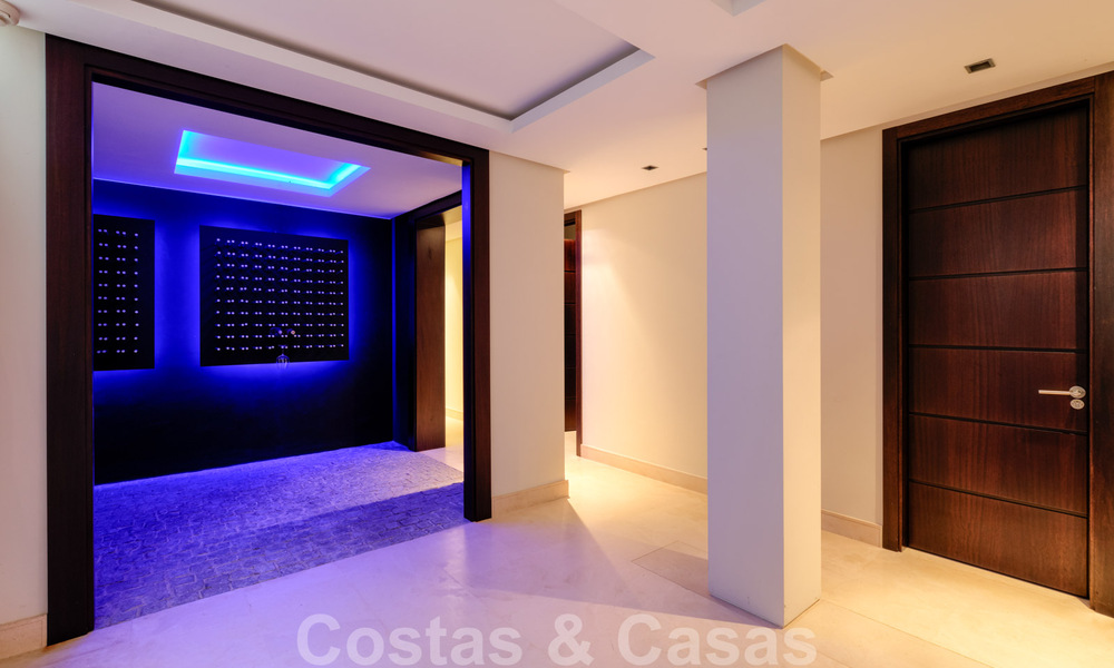 Contemporary villa for sale in the middle of nature with breath-taking views of the lake, the mountains and the sea near Marbella 33180