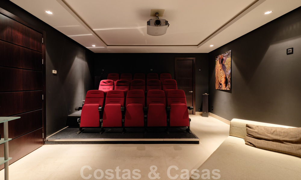 Contemporary villa for sale in the middle of nature with breath-taking views of the lake, the mountains and the sea near Marbella 33185