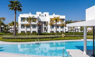 Move in ready! Modern designer penthouse with 3 bedrooms for sale in luxury resort in Marbella - Estepona 33398 