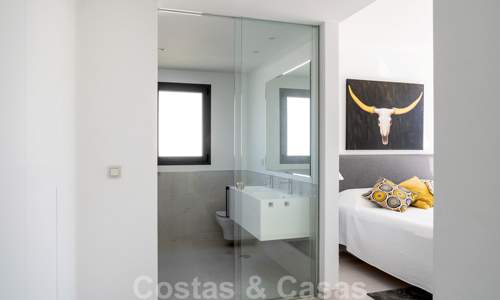 Move in ready! Modern designer penthouse with 3 bedrooms for sale in luxury resort in Marbella - Estepona 33411