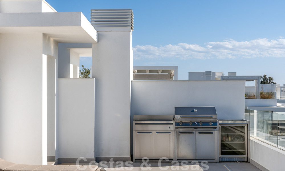 Move in ready! Modern designer penthouse with 3 bedrooms for sale in luxury resort in Marbella - Estepona 33419