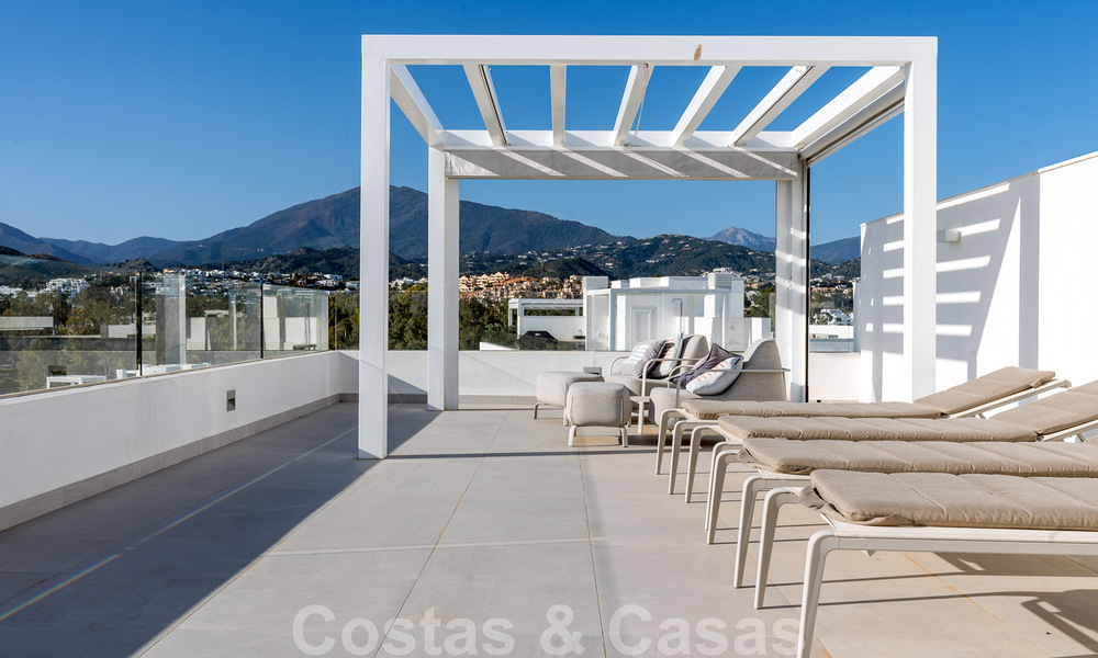 Move in ready! Modern designer penthouse with 3 bedrooms for sale in luxury resort in Marbella - Estepona 33425