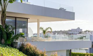 Move in ready! Modern designer penthouse with 3 bedrooms for sale in luxury resort in Marbella - Estepona 33427 