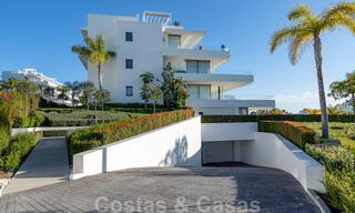 Move in ready! Modern designer penthouse with 3 bedrooms for sale in luxury resort in Marbella - Estepona 33428 