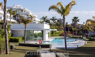 Move in ready! Modern designer penthouse with 3 bedrooms for sale in luxury resort in Marbella - Estepona 33438 