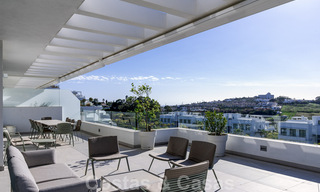 Move in ready! Modern designer penthouse with 3 bedrooms for sale in luxury resort in Marbella - Estepona 33442 