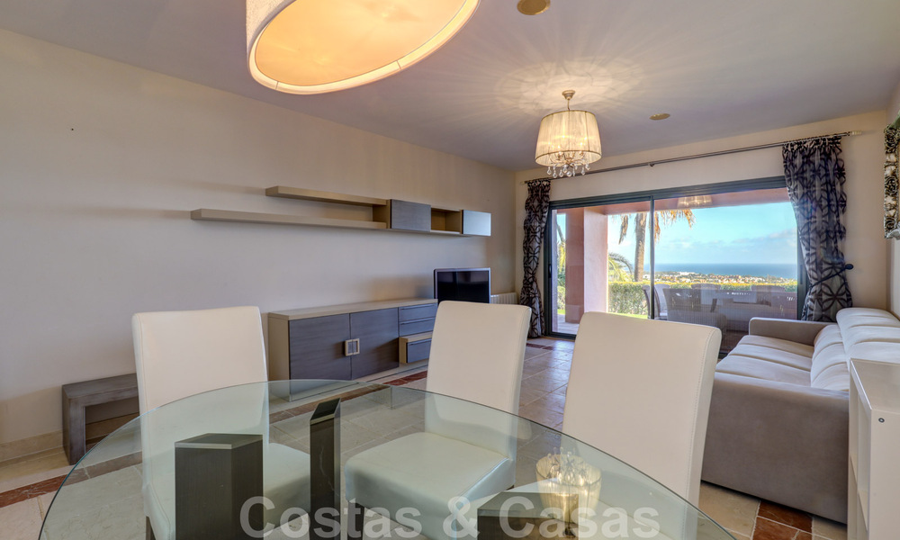 Luxury apartment for sale with private garden and sea views in a luxury five-star golf resort in Benahavis - Marbella 33314