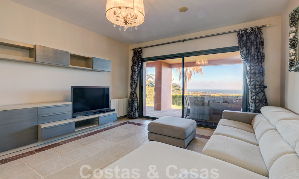Luxury apartment for sale with private garden and sea views in a luxury five-star golf resort in Benahavis - Marbella 33319