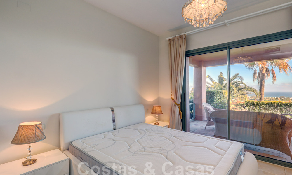 Luxury apartment for sale with private garden and sea views in a luxury five-star golf resort in Benahavis - Marbella 33349