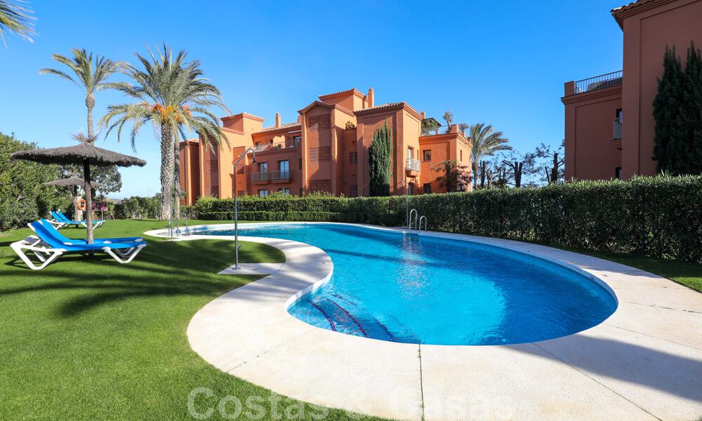 Luxury apartment for sale with private garden and sea views in a luxury five-star golf resort in Benahavis - Marbella 33355