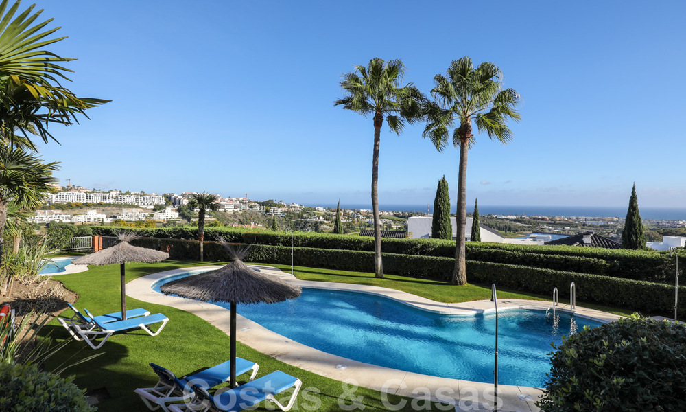Luxury apartment for sale with private garden and sea views in a luxury five-star golf resort in Benahavis - Marbella 33361
