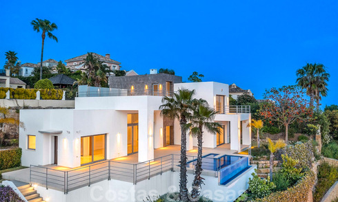 Ready to move in, new modern luxury villa for sale with sea views in Marbella - Benahavis in gated community 33579