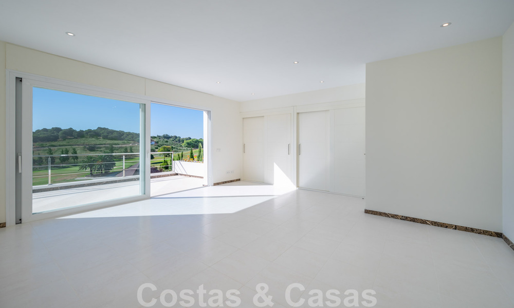 Modern luxury villa for sale in Marbella - Benahavis with panoramic golf views, ready to move in 33485