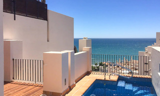 Modern penthouse apartment for sale with private pool and sea views, within a frontline beach complex, between Marbella and Estepona 33743 