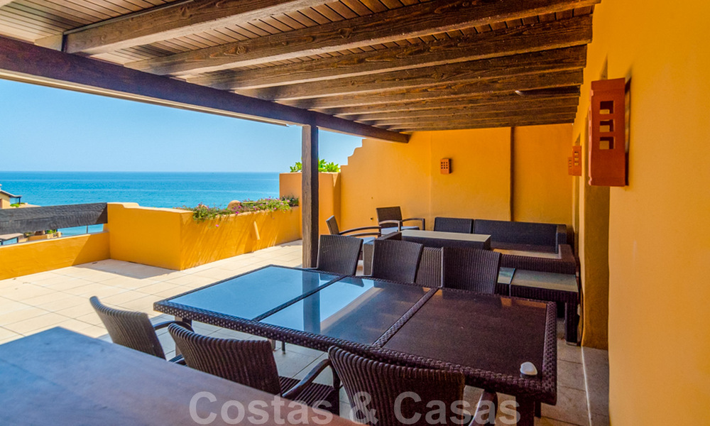 Spectacular penthouse with private pool and panoramic sea views in a frontline beach luxury development for sale, New Golden Mile, Marbella - Estepona 34039