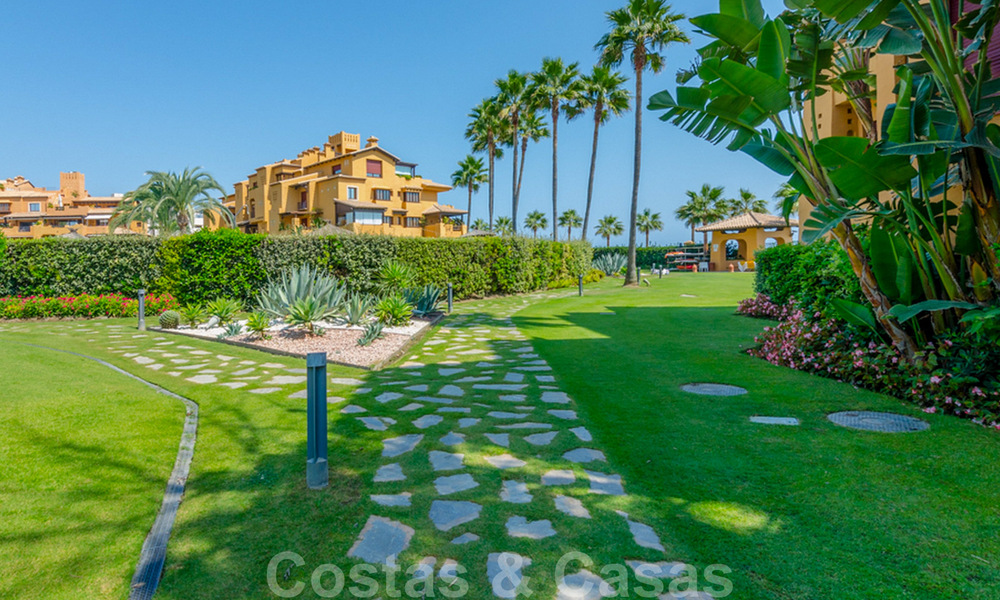 Spectacular penthouse with private pool and panoramic sea views in a frontline beach luxury development for sale, New Golden Mile, Marbella - Estepona 34060