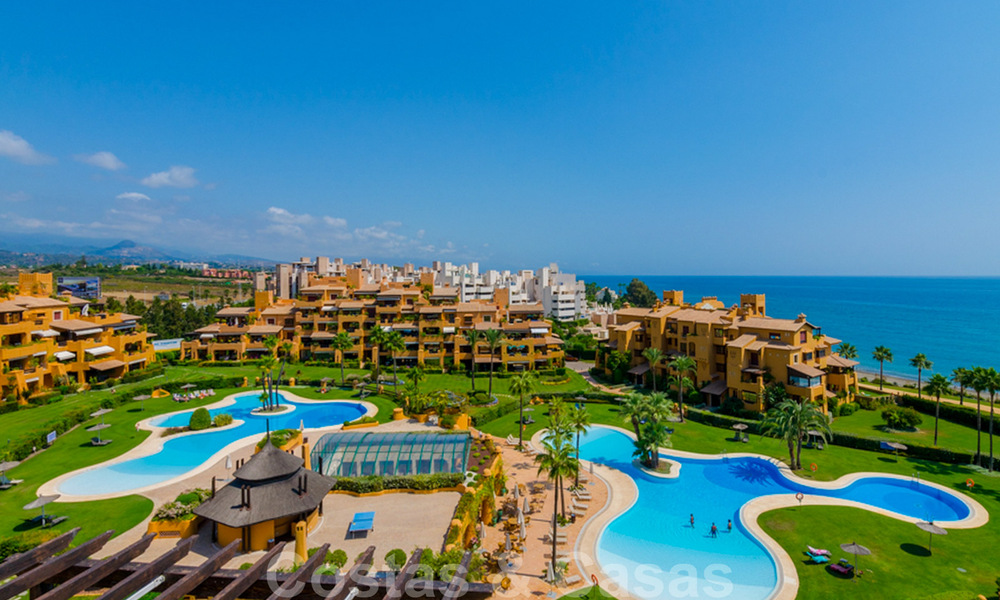 Spectacular penthouse with private pool and panoramic sea views in a frontline beach luxury development for sale, New Golden Mile, Marbella - Estepona 34088