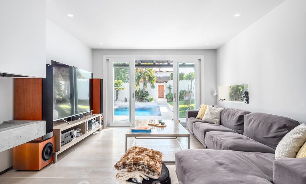 Modern renovated villa for sale in a calm, residential area near golf and beach in Guadalmina - San Pedro, Marbella 34153