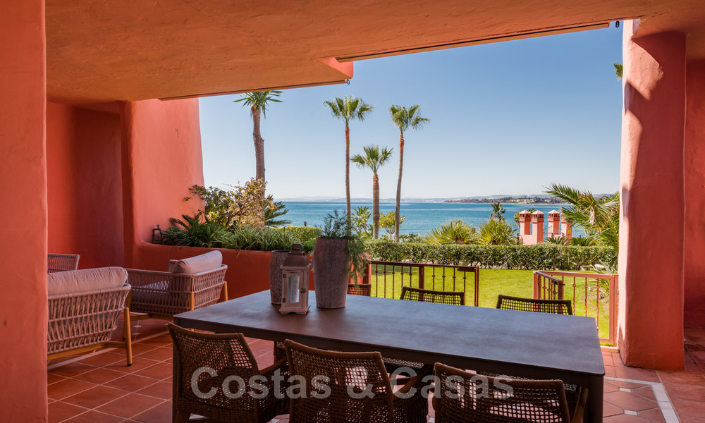 Frontline beach luxury garden flat for sale in an exclusive complex between Marbella and Estepona 34203