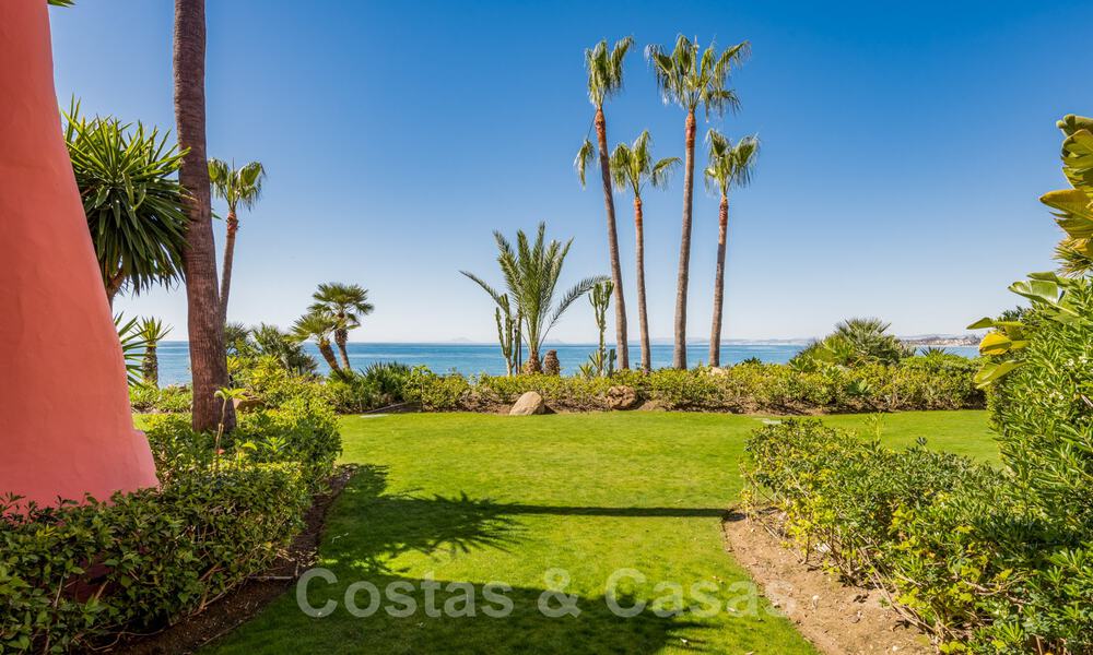 Frontline beach luxury flat for sale with open sea views in an exclusive complex between Marbella and Estepona 34224