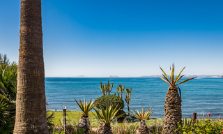 Frontline beach luxury flat for sale with open sea views in an exclusive complex between Marbella and Estepona 34241 