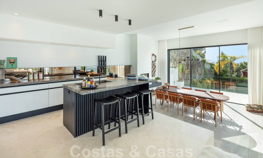 Modern Mediterranean design villa for sale with panoramic sea views in Cascada de Camojan, Golden Mile, Marbella 34290