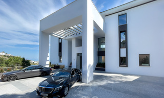 Exclusive and high-tech modern style villa with panoramic sea views for sale, in a prestigious urbanization in Benahavis - Marbella. Completed. 34433 