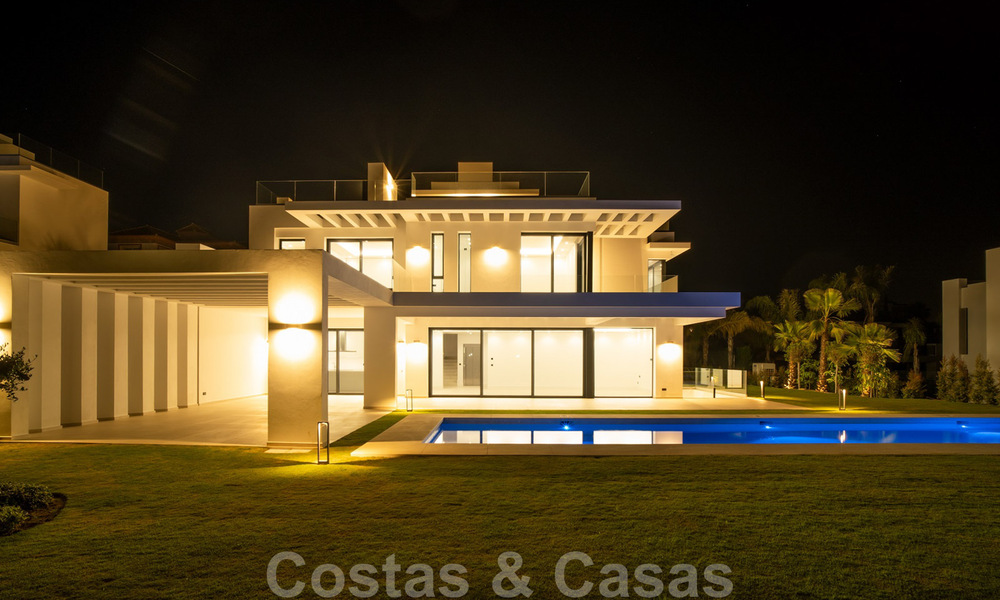 Ready to move in, new modern villa for sale in a five star golf resort in Marbella - Benahavis 34478
