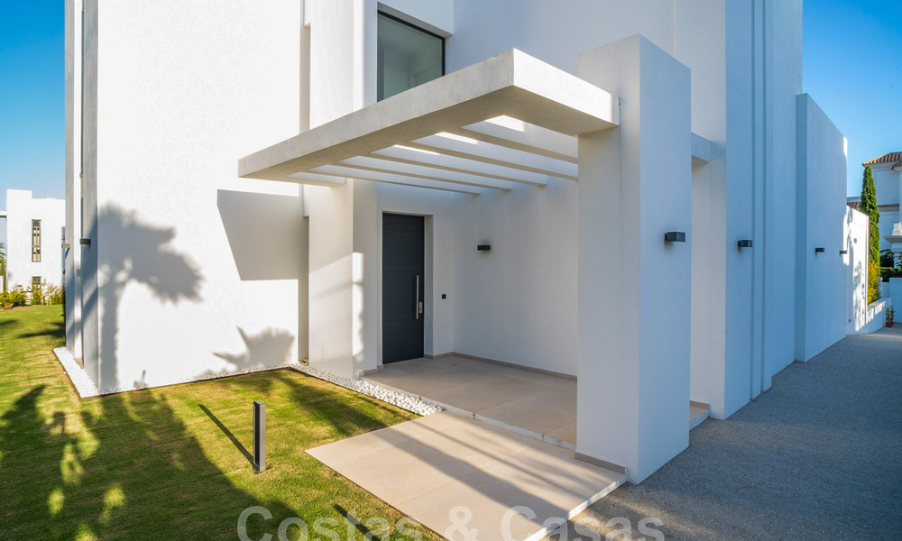 Ready to move in, new modern villa for sale in a five star golf resort in Marbella - Benahavis 34486