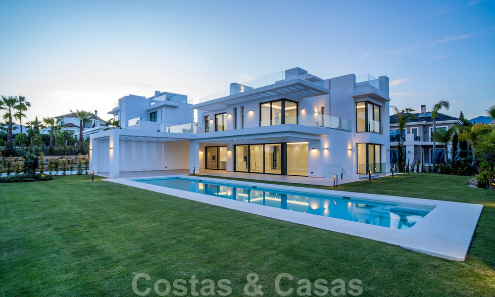 Ready to move in, new modern villa for sale in a five star golf resort in Marbella - Benahavis 34489