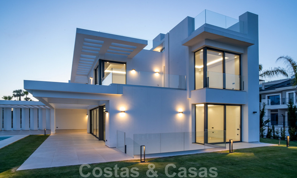Ready to move in, new modern villa for sale in a five star golf resort in Marbella - Benahavis 34494