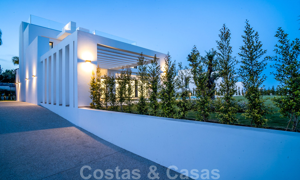 Ready to move in, new modern villa for sale in a five star golf resort in Marbella - Benahavis 34498