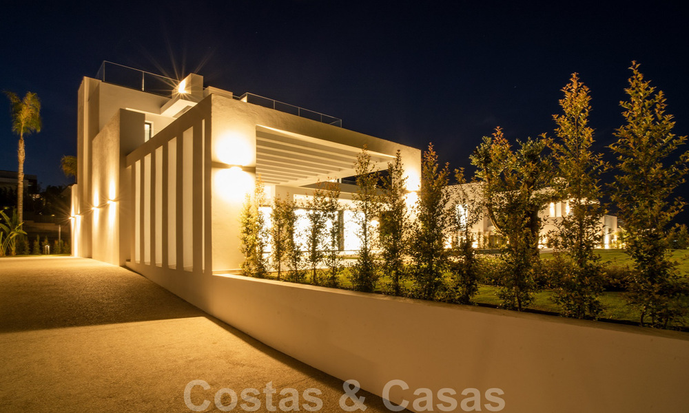 Ready to move in, new modern villa for sale in a five star golf resort in Marbella - Benahavis 34500