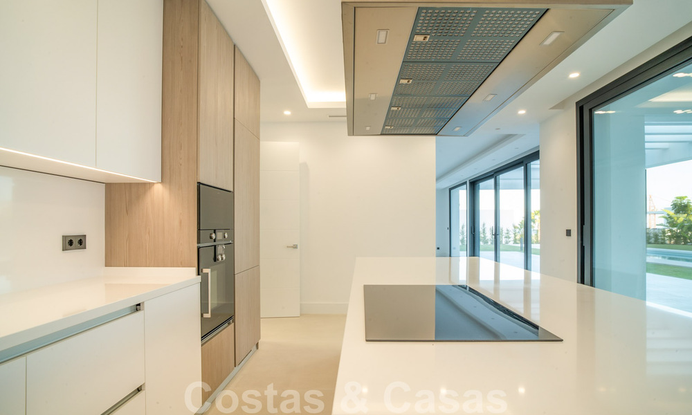 Ready to move in, new modern villa for sale in a five star golf resort in Marbella - Benahavis 34514