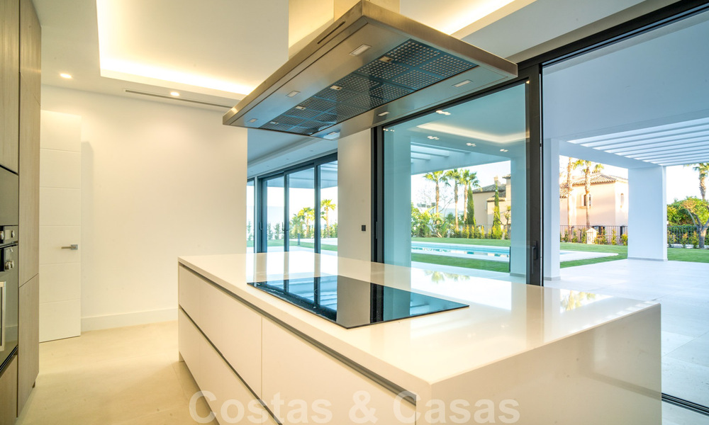 Ready to move in, new modern villa for sale in a five star golf resort in Marbella - Benahavis 34515