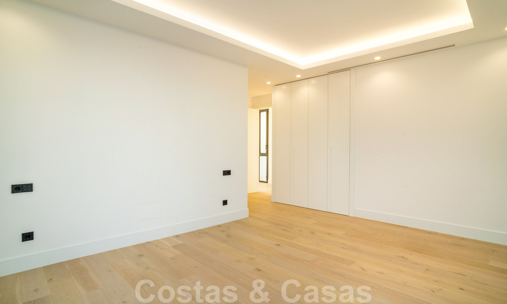 Ready to move in, new modern villa for sale in a five star golf resort in Marbella - Benahavis 34517