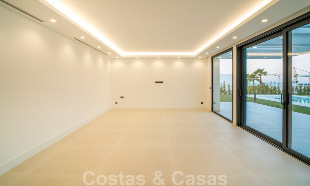 Ready to move in, new modern villa for sale in a five star golf resort in Marbella - Benahavis 34518