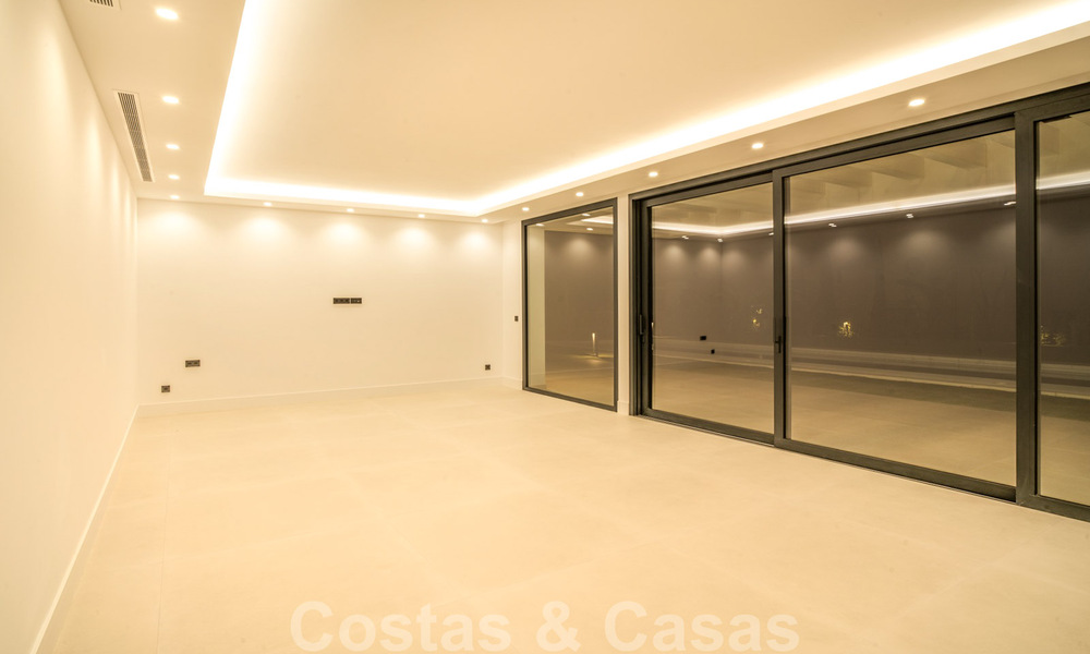Ready to move in, new modern villa for sale in a five star golf resort in Marbella - Benahavis 34528