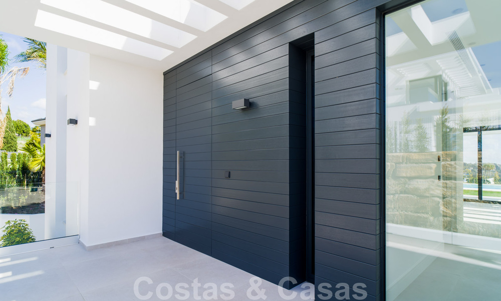 Modern new villa for sale with sea views in a five star golf resort in Marbella - Benahavis 34604