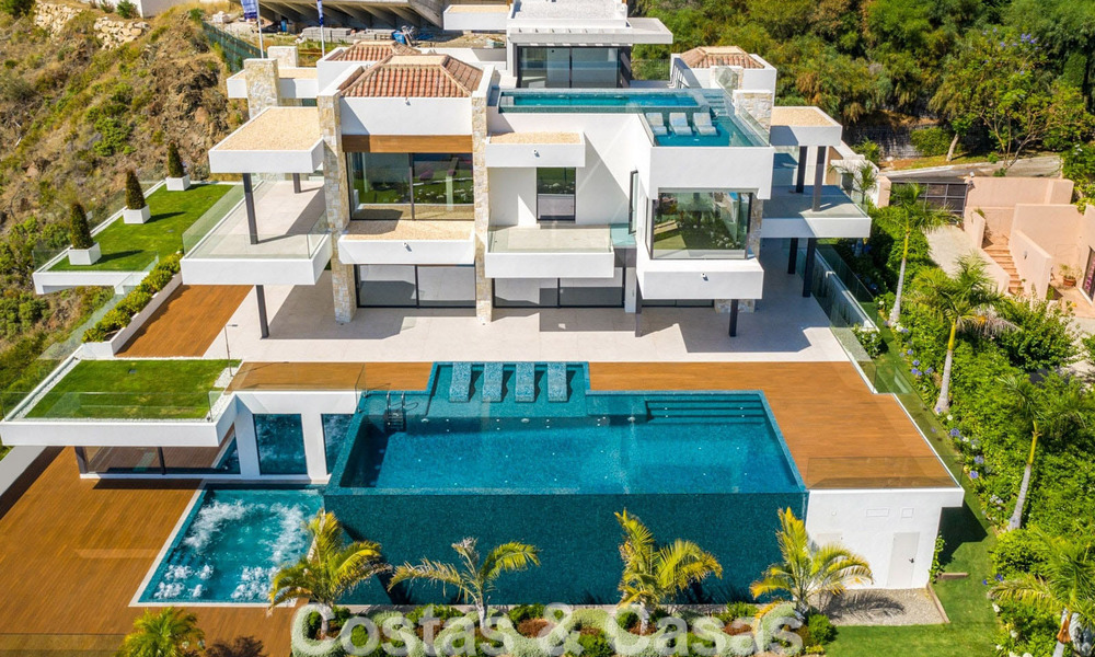 Highly reduced in price! Ready to move in modern design villa for sale in a five star golf resort in Marbella - Benahavis 34636