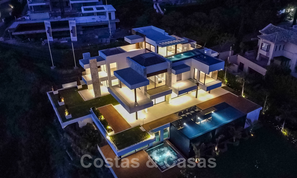 Highly reduced in price! Ready to move in modern design villa for sale in a five star golf resort in Marbella - Benahavis 34644