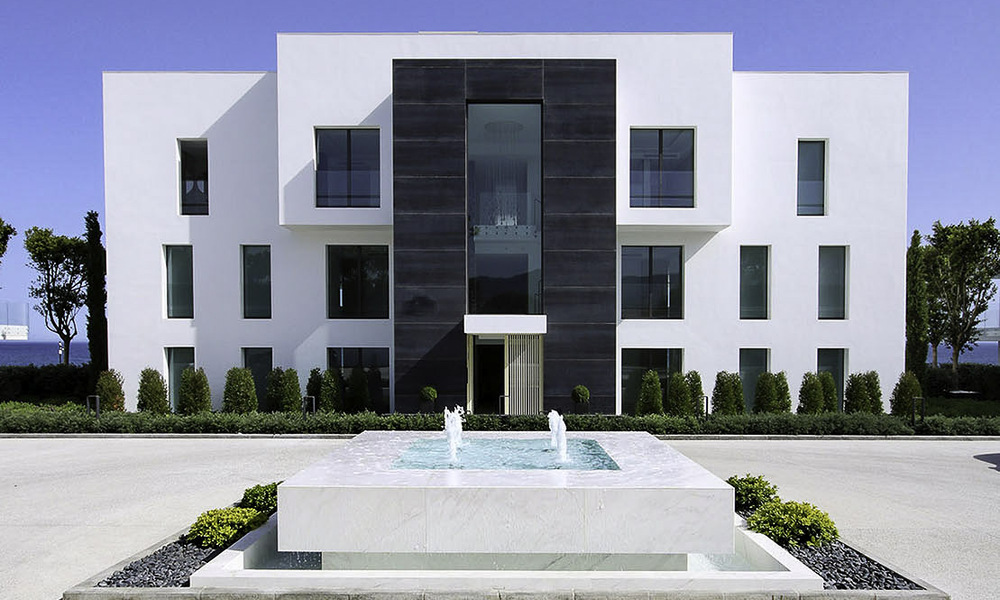 Crème de la Crème, modern ready apartment for sale, right on the beach between Marbella and Estepona 34706